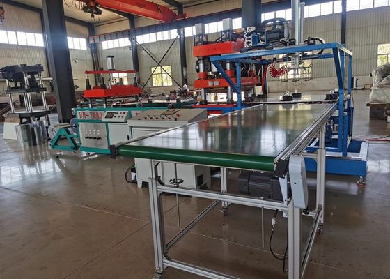 पॉलीस्टाइनिन ढक्कन ब्लिस्टर बनाने की मशीन सकारात्मक वायु दाब चार स्टेशन